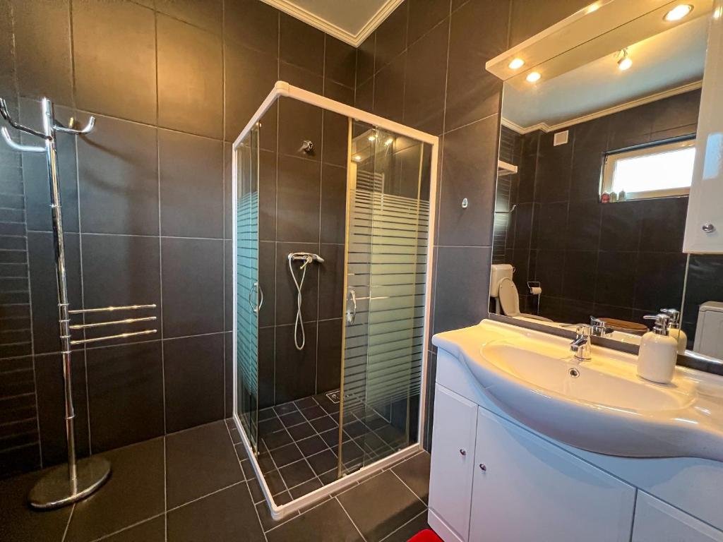 SunnySide Apartmanház fürdőszoba 4